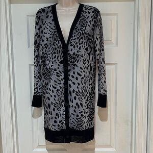 EUC Like New Leopard Print Gray and Black Women's lightweight cardigan Size 0(S)